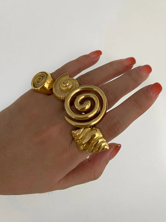 Croissant Spiral Chunky Ring